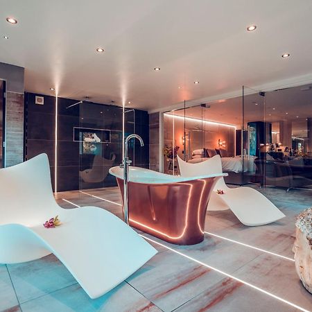 באונס-און-ווינדרמיר Aphrodites Group - Luxury Hot Tub Suites In Central Lake District! מראה חיצוני תמונה