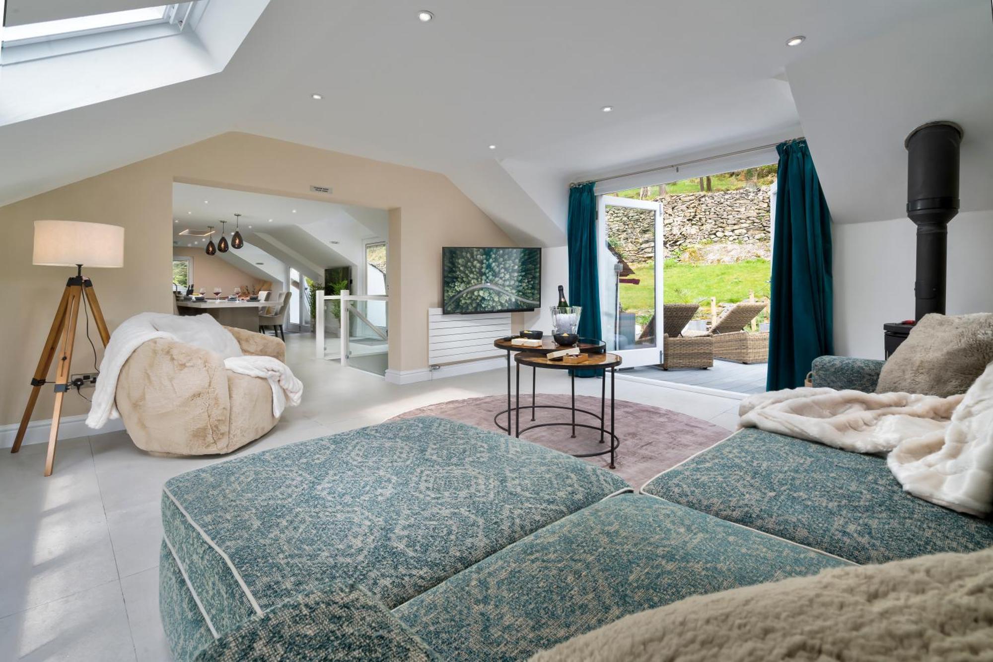 באונס-און-ווינדרמיר Aphrodites Group - Luxury Hot Tub Suites In Central Lake District! מראה חיצוני תמונה