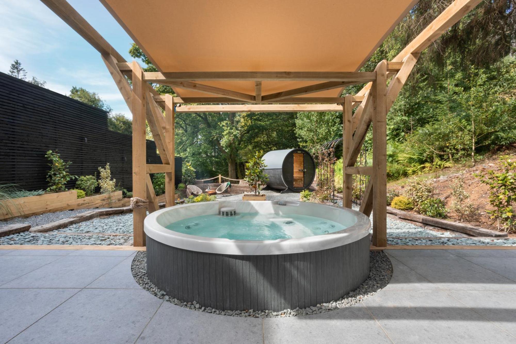 באונס-און-ווינדרמיר Aphrodites Group - Luxury Hot Tub Suites In Central Lake District! מראה חיצוני תמונה