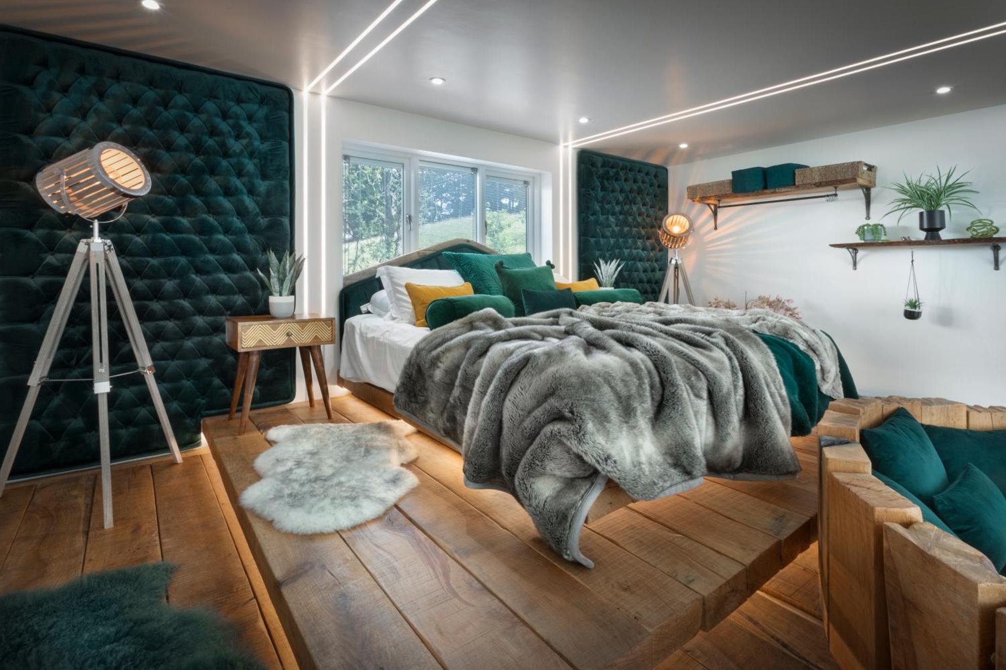 באונס-און-ווינדרמיר Aphrodites Group - Luxury Hot Tub Suites In Central Lake District! מראה חיצוני תמונה