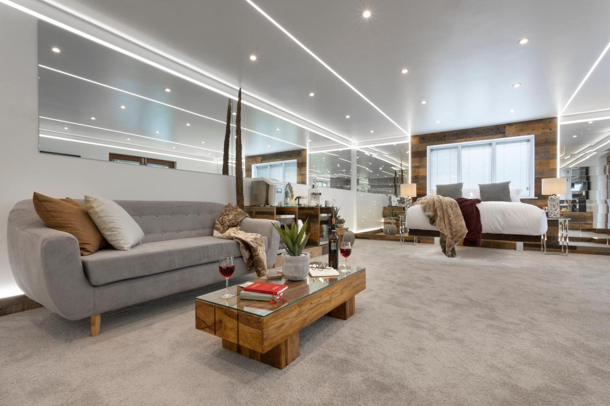 באונס-און-ווינדרמיר Aphrodites Group - Luxury Hot Tub Suites In Central Lake District! מראה חיצוני תמונה