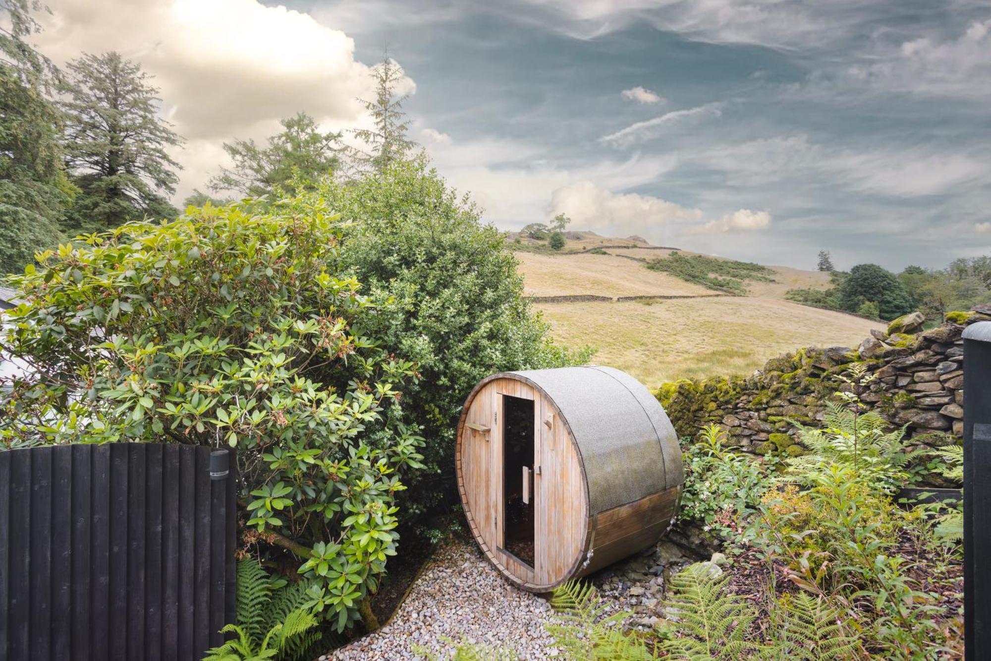 באונס-און-ווינדרמיר Aphrodites Group - Luxury Hot Tub Suites In Central Lake District! מראה חיצוני תמונה