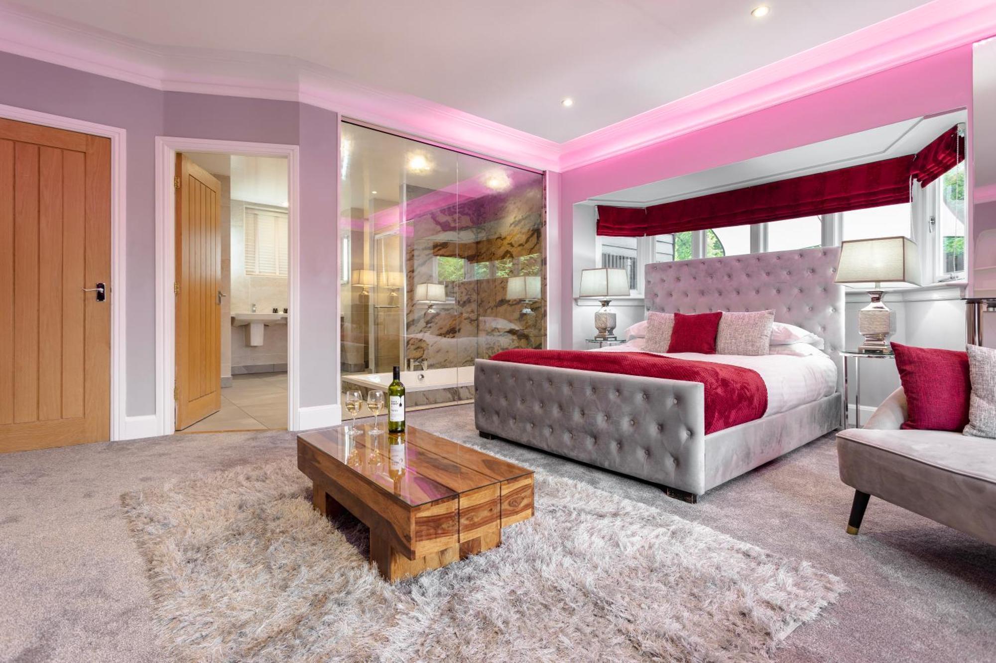 באונס-און-ווינדרמיר Aphrodites Group - Luxury Hot Tub Suites In Central Lake District! מראה חיצוני תמונה