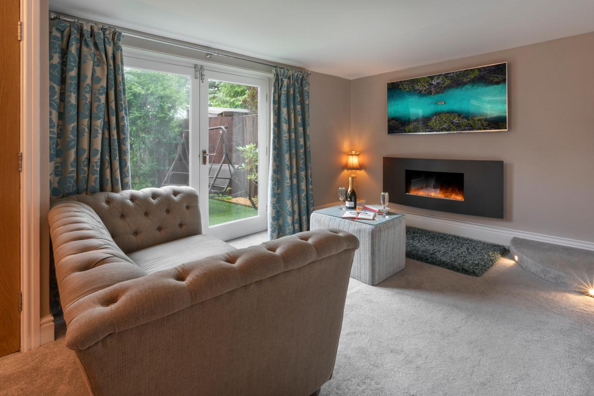 באונס-און-ווינדרמיר Aphrodites Group - Luxury Hot Tub Suites In Central Lake District! מראה חיצוני תמונה